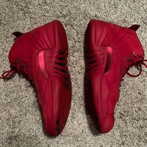 Mens Gym Red Jordan 12s size 13